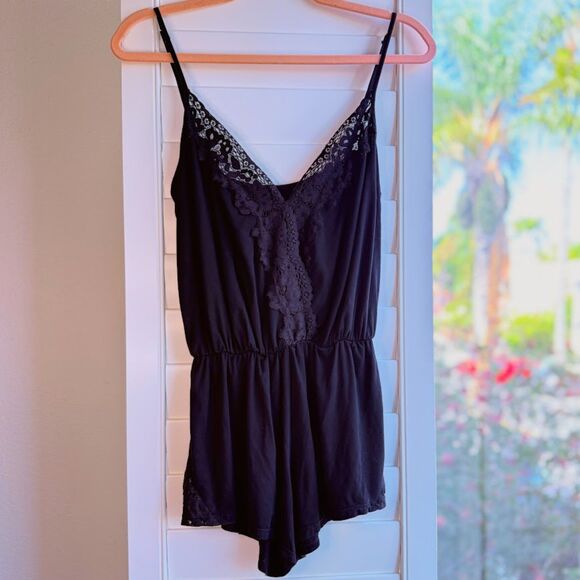 F21 Black Lace Trim & Jersey Pajama Lounge Romper size XS/S - Picture 5 of 8